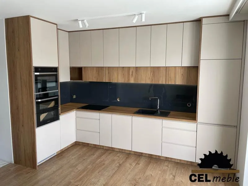 Meble na wymiar czy ze sklepu – co wybrać dla idealnego wnętrza?