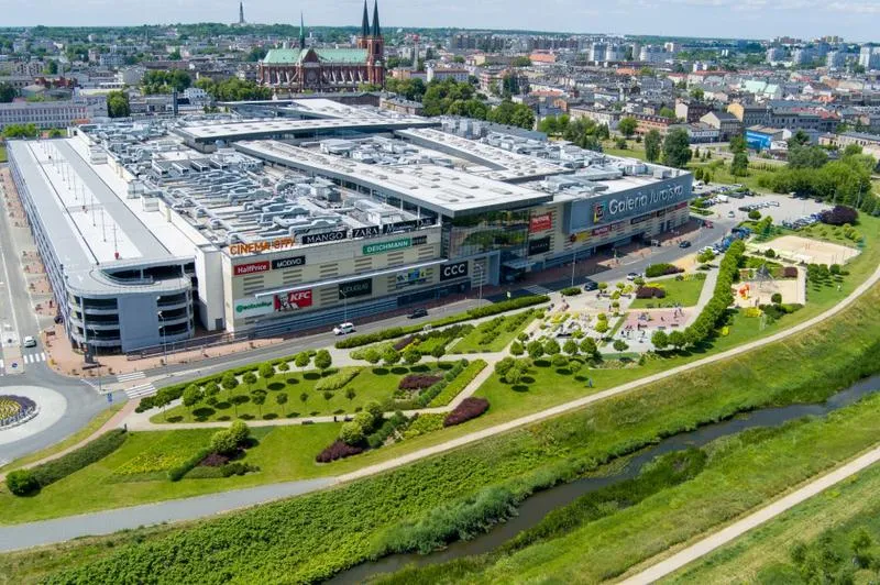 Odkryj, jakie ciekawe sklepy znajdziesz w Galerii Jurajskiej