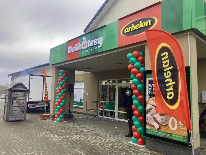 Liczba sklepów Delikatesy Centrum